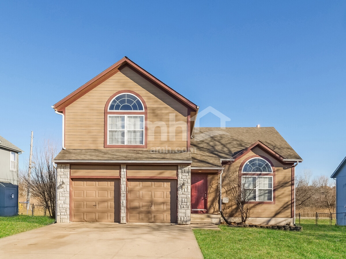 Photo - 713 Derby St