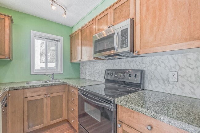 Photo - 1029-1014 14 Ave SW