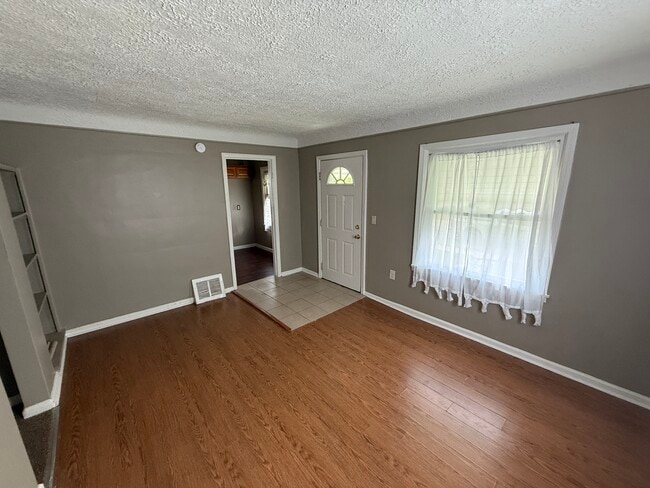 Photo - 182 Crystal Lake Dr