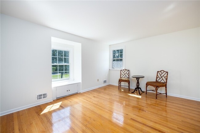 Photo - 460 Stone Rd