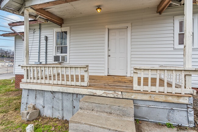 Photo - 400 W Front St