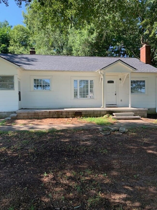 Building Photo - 1205 W Hwy 11