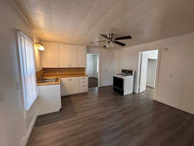 Photo - Elgin Home
