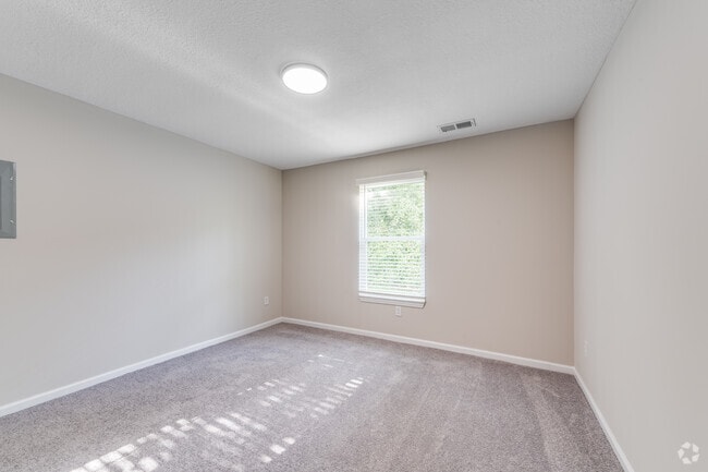 2 BR, 1 BA, 984 SF