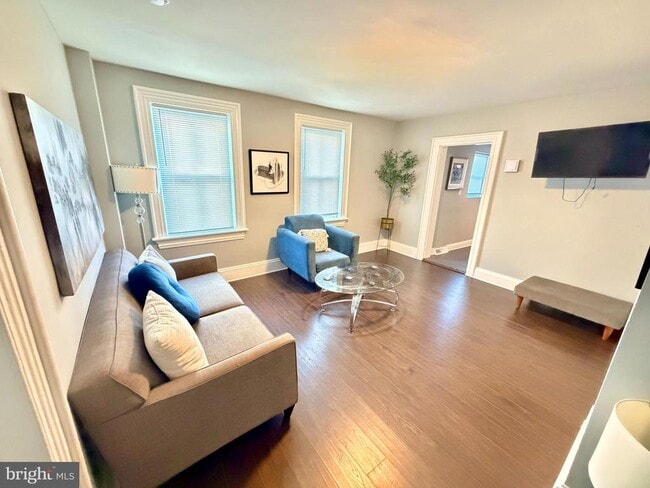 Photo - 348 Farnsworth Ave