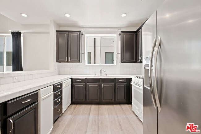 Photo - 4940 Laurel Canyon Blvd Unit 102