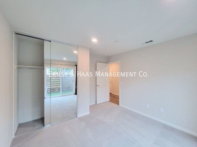 Photo - 14414 Strawberry Ln Unidad #4
