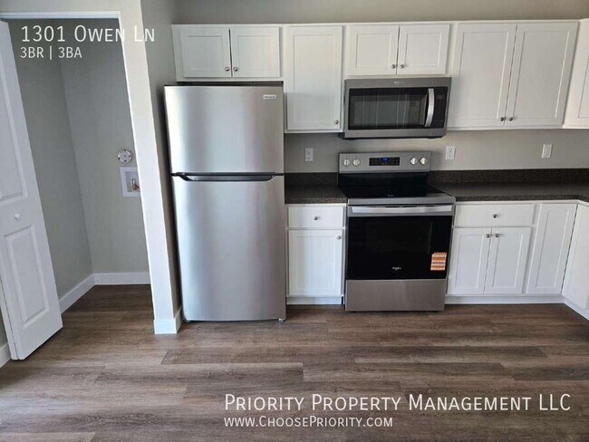 Photo - 1301 Owen Ln