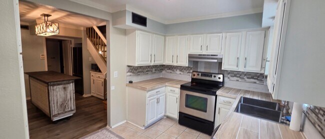 Photo - 1304 E Bayou Pkwy Unit 5A