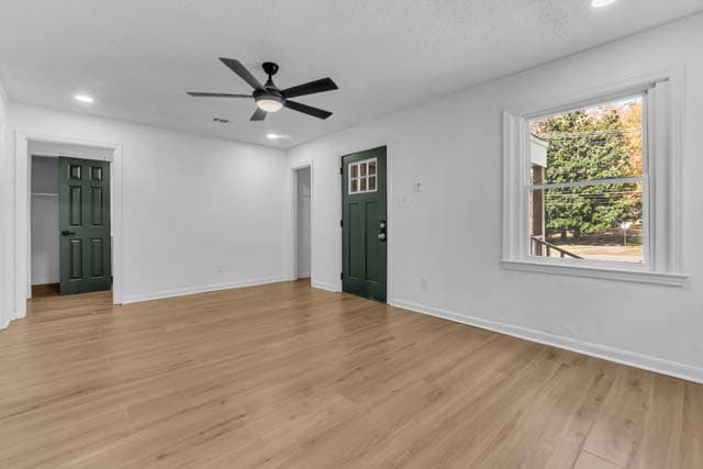 Photo - 3253 Kimball Ave