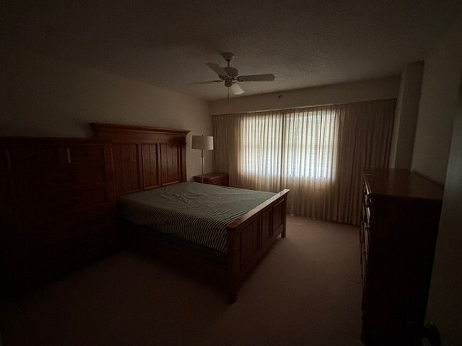 Photo - 5400 Park St N