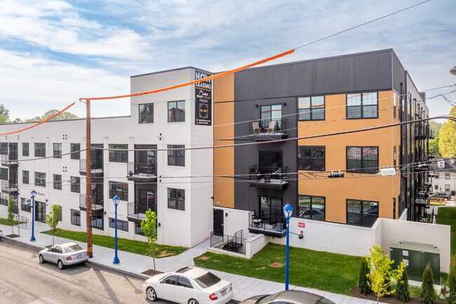 Building Photo - Lofts AT Church