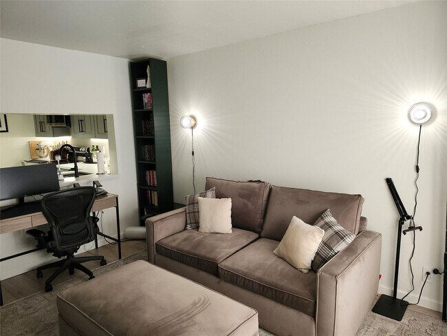 Photo - 10004 Winding Lake Rd Unidad 101