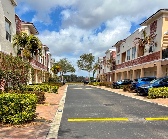 Building Photo - 10280 SW Stephanie Way