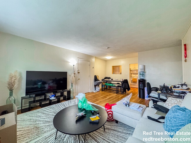 Photo - 11 Hodges Ave Unit 4