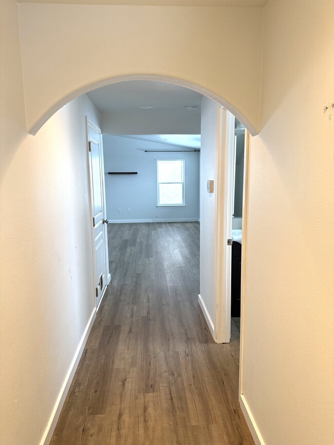 Photo - 1115 Leepike Ct