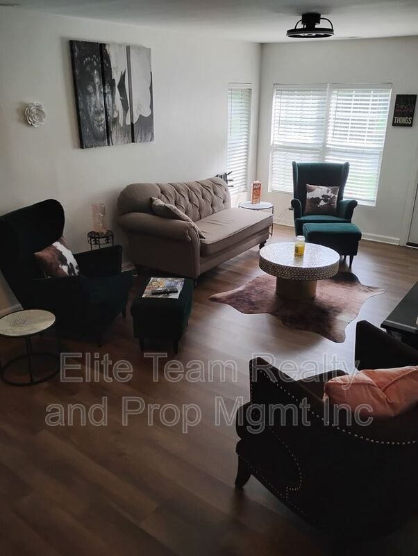 Photo - 336 Lutz Ave