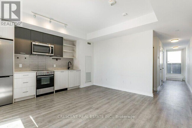 Photo - 2300 St Clair Ave W Unit 527