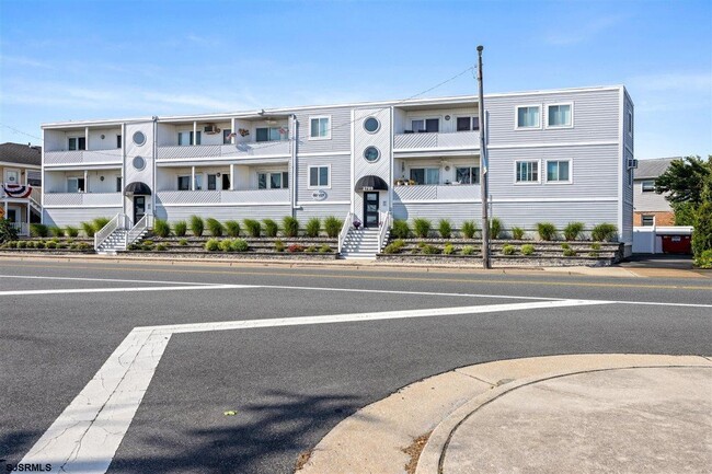 Building Photo - 2707 Ventnor Ave Unit B