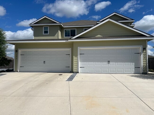 2-Story Luxury duplex in Seguin - 2-Story Luxury duplex in Seguin Casa Adosada