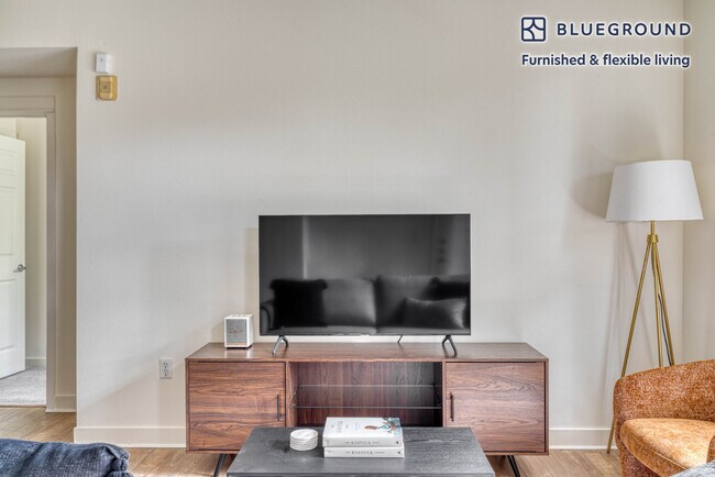 Photo - 11000 NE 10th St Unidad SI FL1-ID427