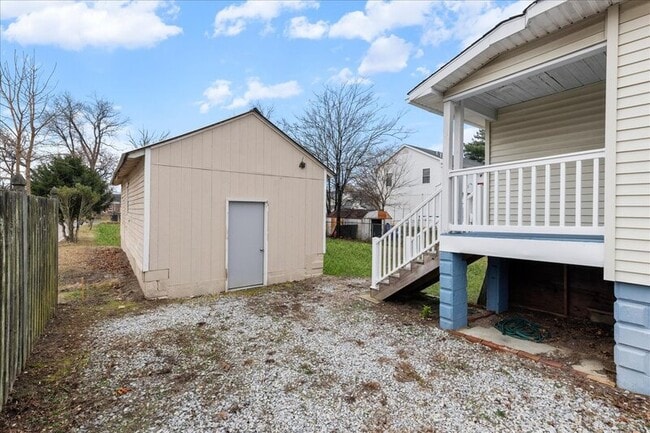 Photo - 6008 Second St.