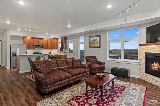 Photo - FURNISHED EXECUTIVE RENTAL