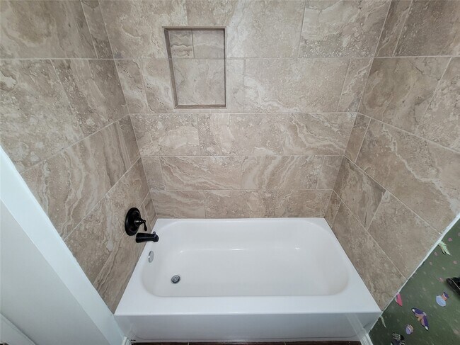 Building Photo - 3735 Hickory Knob Dr