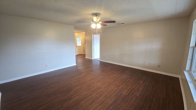 Photo - 163 Sabreena Cir