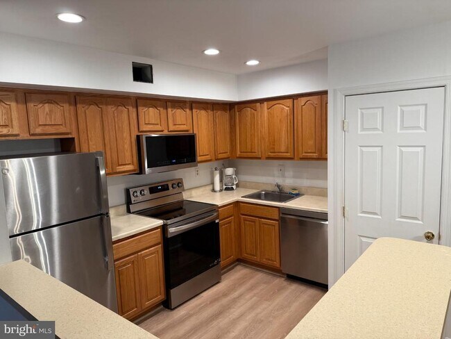 Photo - 61 Ramsgate Ct