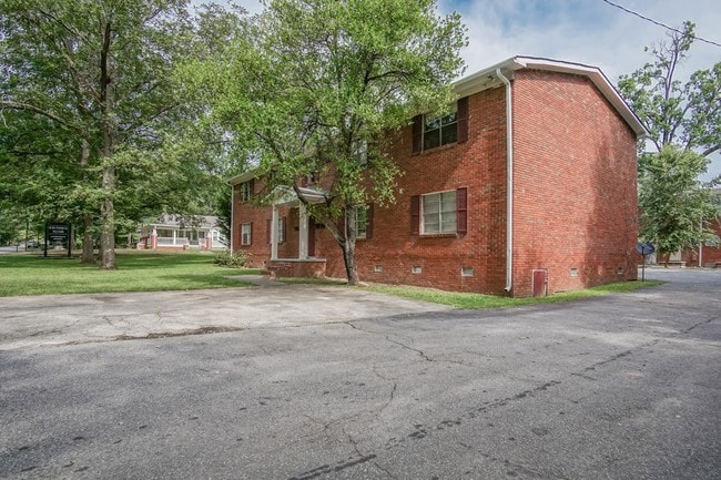 Photo - Hawthorne Manor