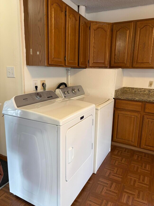 Photo - 2866 Golfside Rd