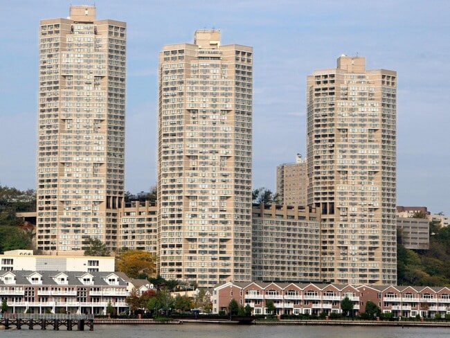 Building Photo - 7000 JFK Blvd E Unit 47E