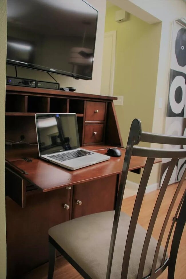 Photo - 3735 Birchwood Dr Unit 27