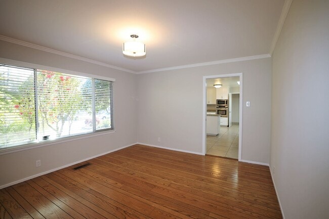 Photo - 25 Genevra Rd