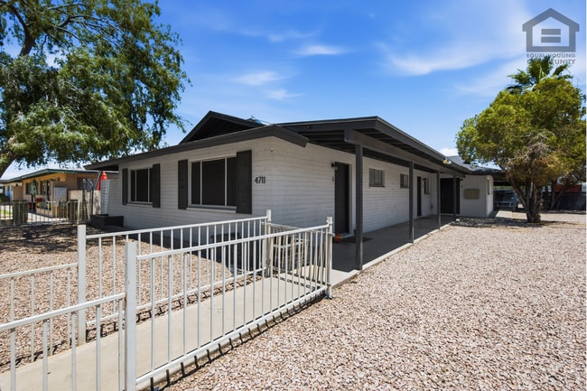 Building Photo - 4711 Unit 4711#3-1