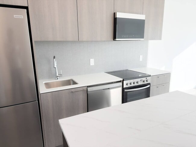 Photo - 7439 Kingston Rd Unit 808