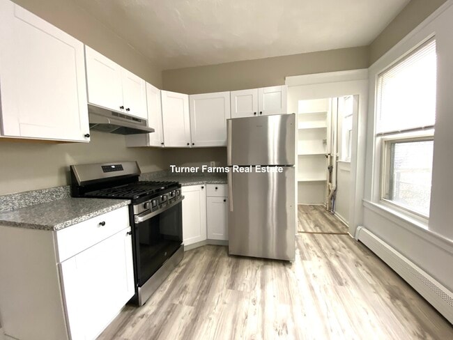 Building Photo - 6 Bowdoin St Unit 1 Rental
