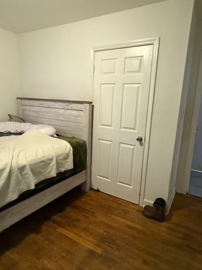 Building Photo - 2122 Haven Cir Unit 1