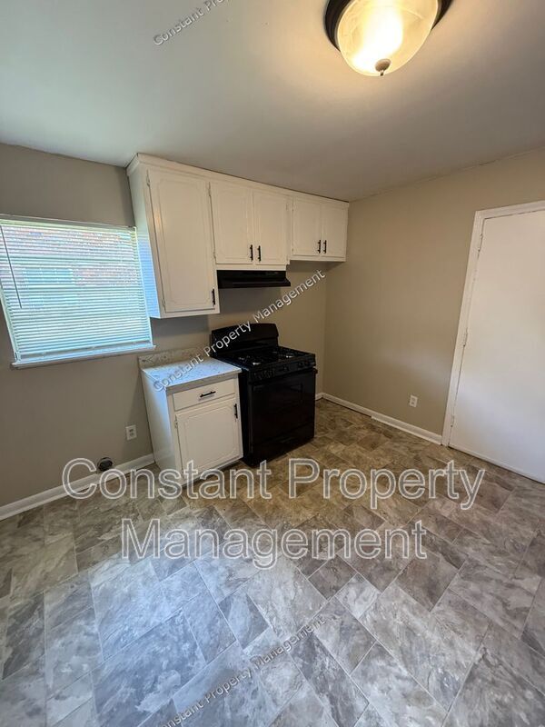 Photo - 1104 Dewey St