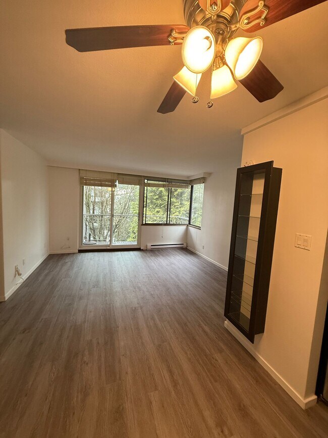 Photo - 1219 Harwood St