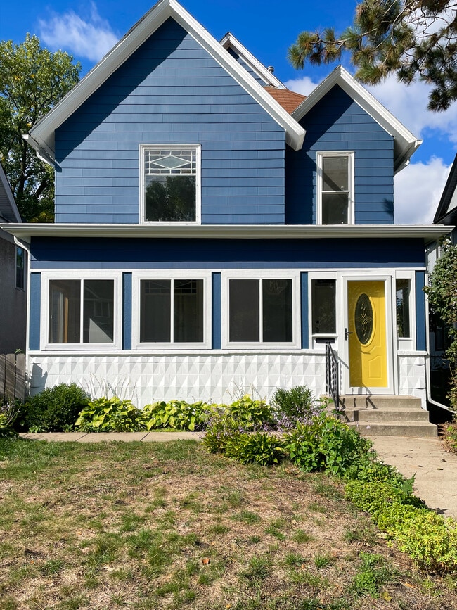 Front of House - 2108 27th Ave S Unit 2