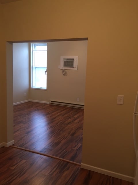 Photo - 429 E Broadway St