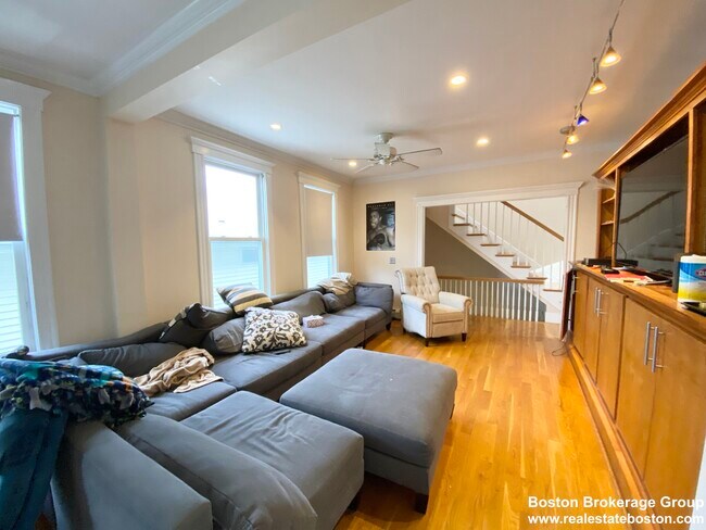 Photo - 29 Spring Garden St Unit 2