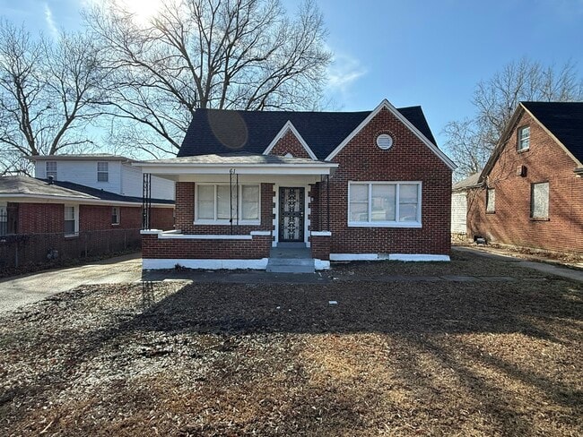 Building Photo - 61 S Pkwy E