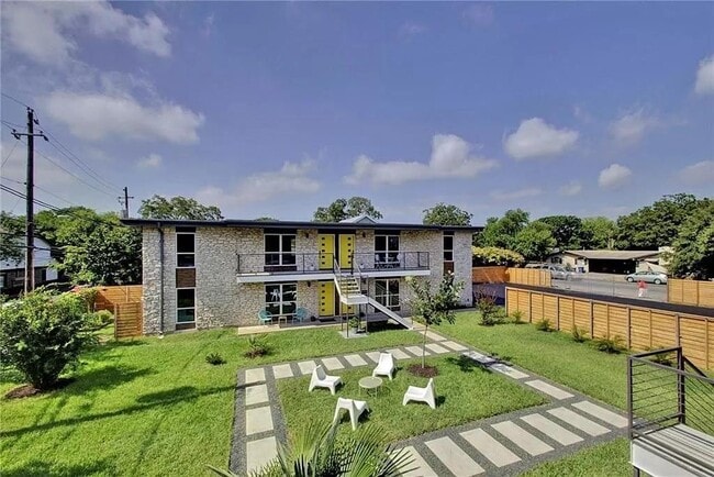 Building Photo - 8603 Putnam Dr Unit 201