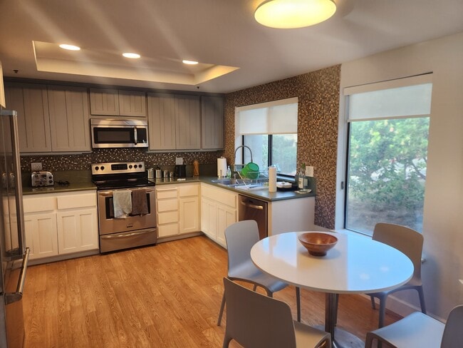 Photo - 210 Palmetto Ave