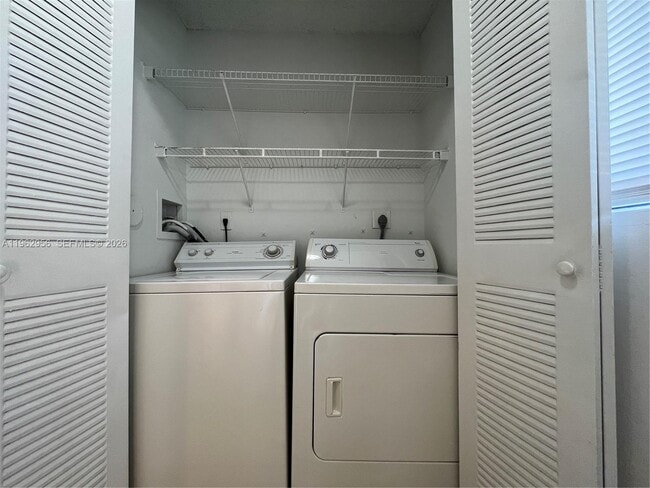 Photo - 407 Palm Cir E