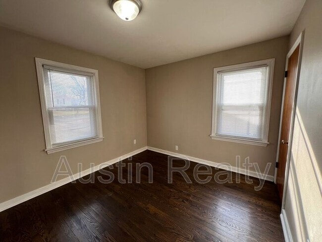 Photo - 4367 Boswell Ave