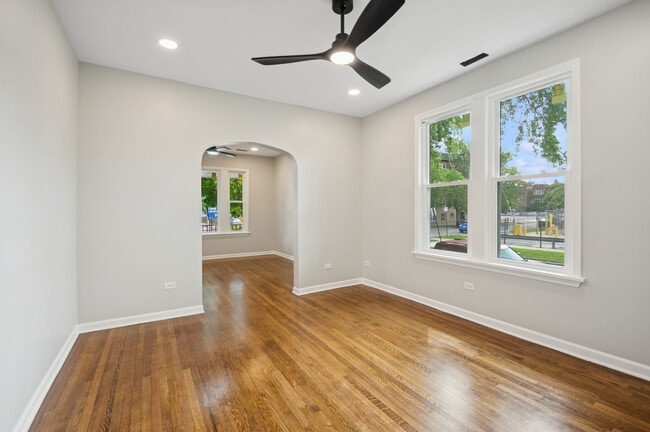 Photo - 3300 N Karlov Ave Unit 1